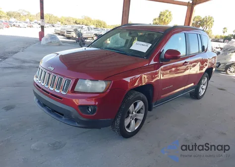 2016 Jeep Compass Latitude z USA, uszkodzony, nr VIN 1C4NJDEB9GD630803
